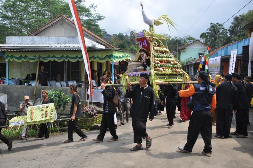 Lestari Jaya: Toko Tradisional yang Selalu Ada di Hati Warga Cilacap